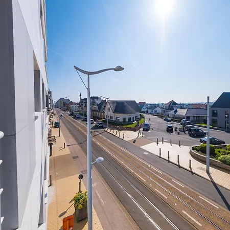 With Hinterland Views, Cleaning Included Apartment Middelkerke