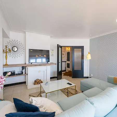 Flat In Belgium Near Seafront Views, Cleaning Included *